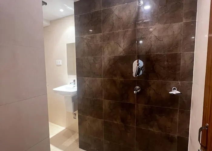 Nirakar Hotel